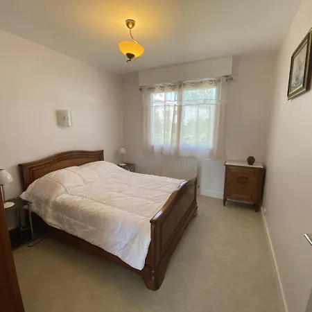 Holiday home Maison De 5 A Avec Jardinet Et Garage, Proche Centre, 10 Couchages, Wifi - Fr-1-349-152