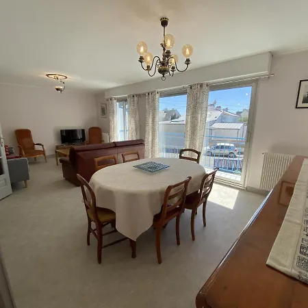 Holiday home Maison De 5 A Avec Jardinet Et Garage, Proche Centre, 10 Couchages, Wifi - Fr-1-349-152 Lorient