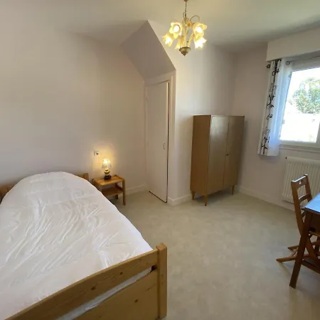 Holiday home Maison De 5 A Avec Jardinet Et Garage, Proche Centre, 10 Couchages, Wifi - Fr-1-349-152